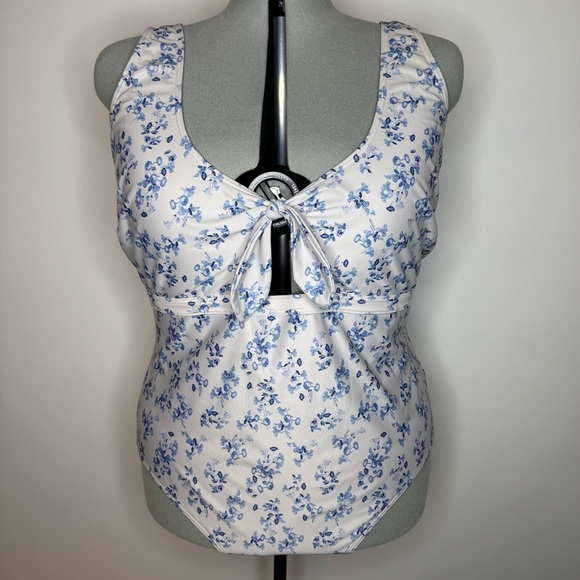 Peek & Beau Floral One-Piece Swimsuit with Bow Cut Out - Picture 2 of 5
